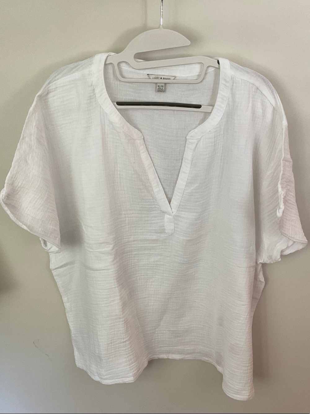Lucky Brand White Gauze Split V-Neck Short Sleeve Tunic